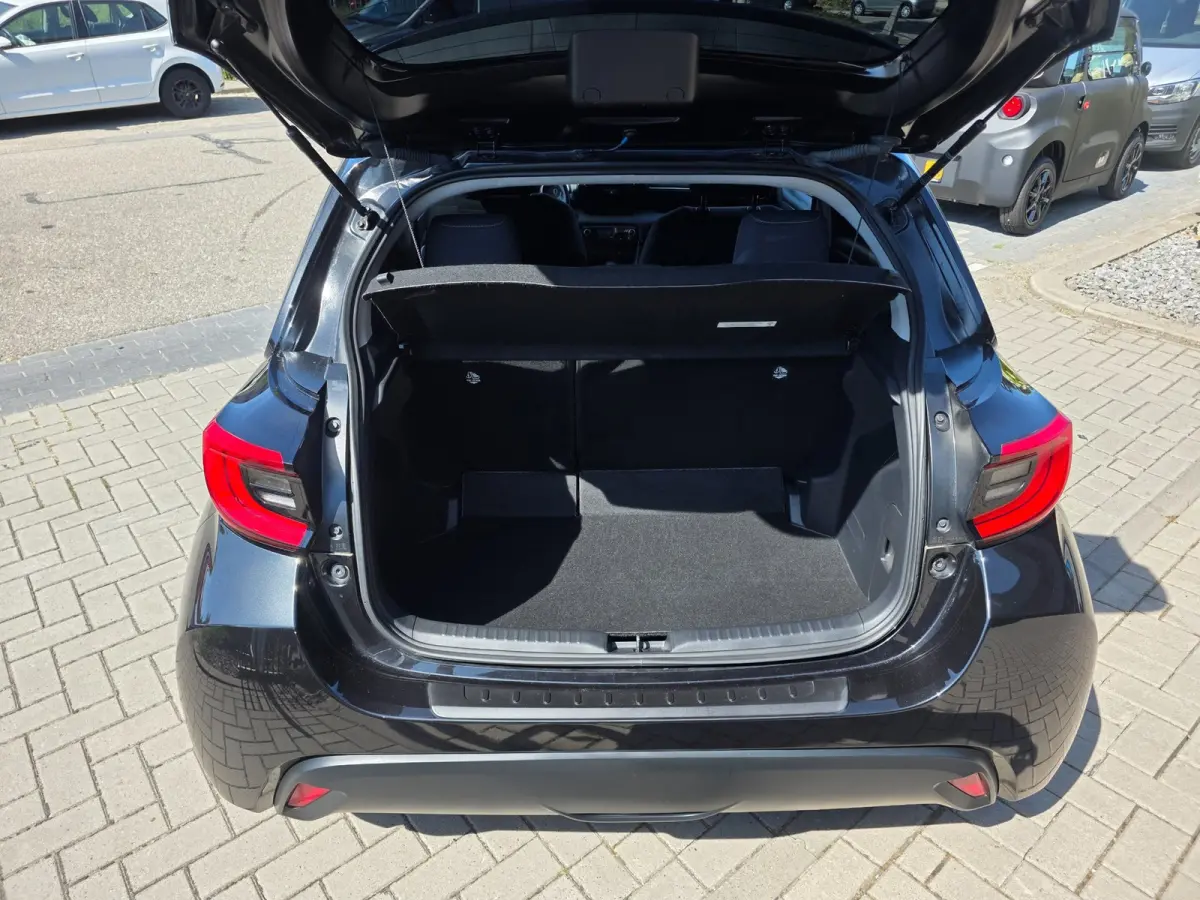 1.5 Hybrid Business Plus | Met o.a. cruise, climate, AppleCarPlay/AndroidAuto, achteruitrijcamera en stoelverwarming!