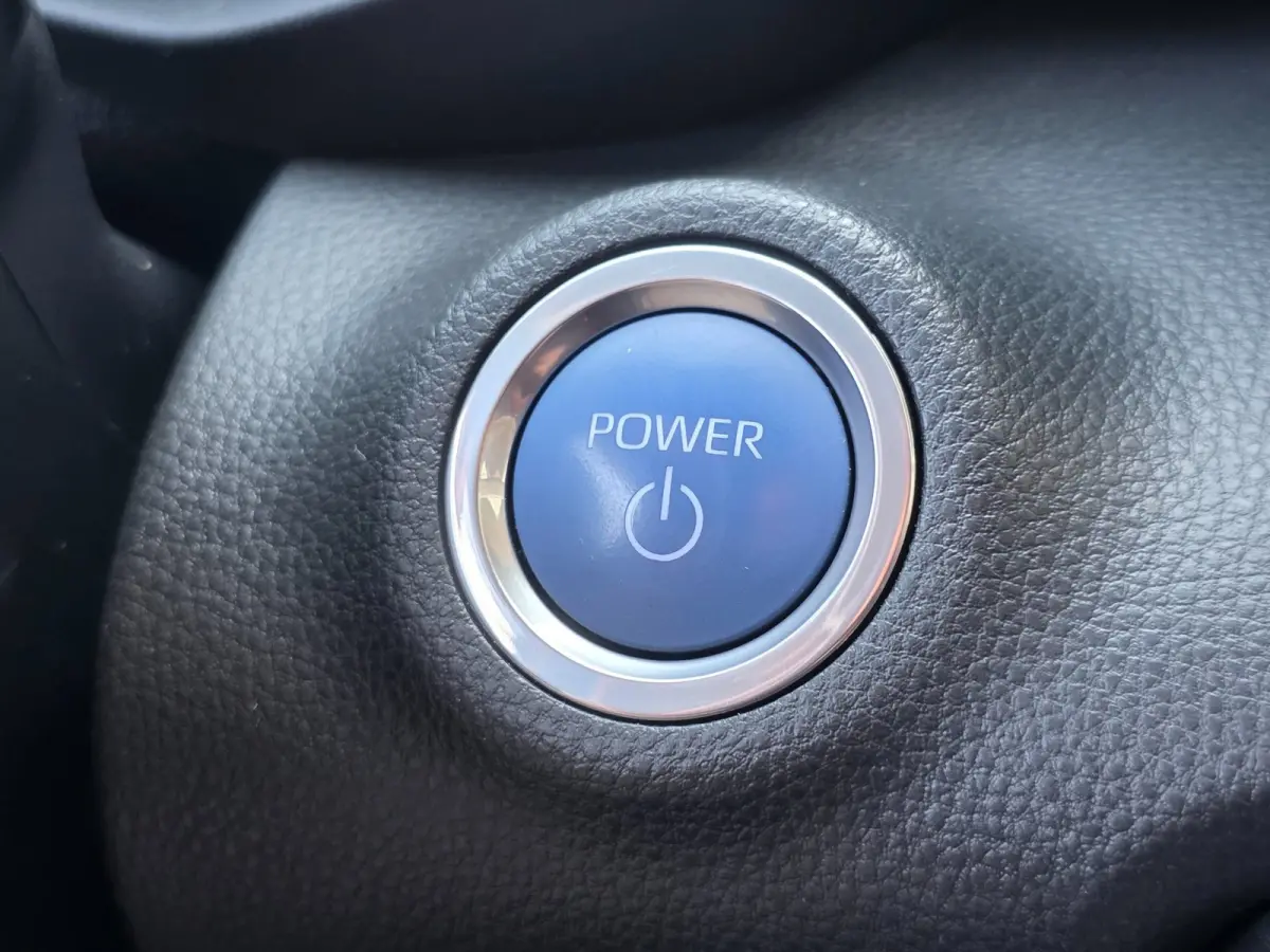 1.5 Hybrid Business Plus | Met o.a. cruise, climate, AppleCarPlay/AndroidAuto, achteruitrijcamera en stoelverwarming!
