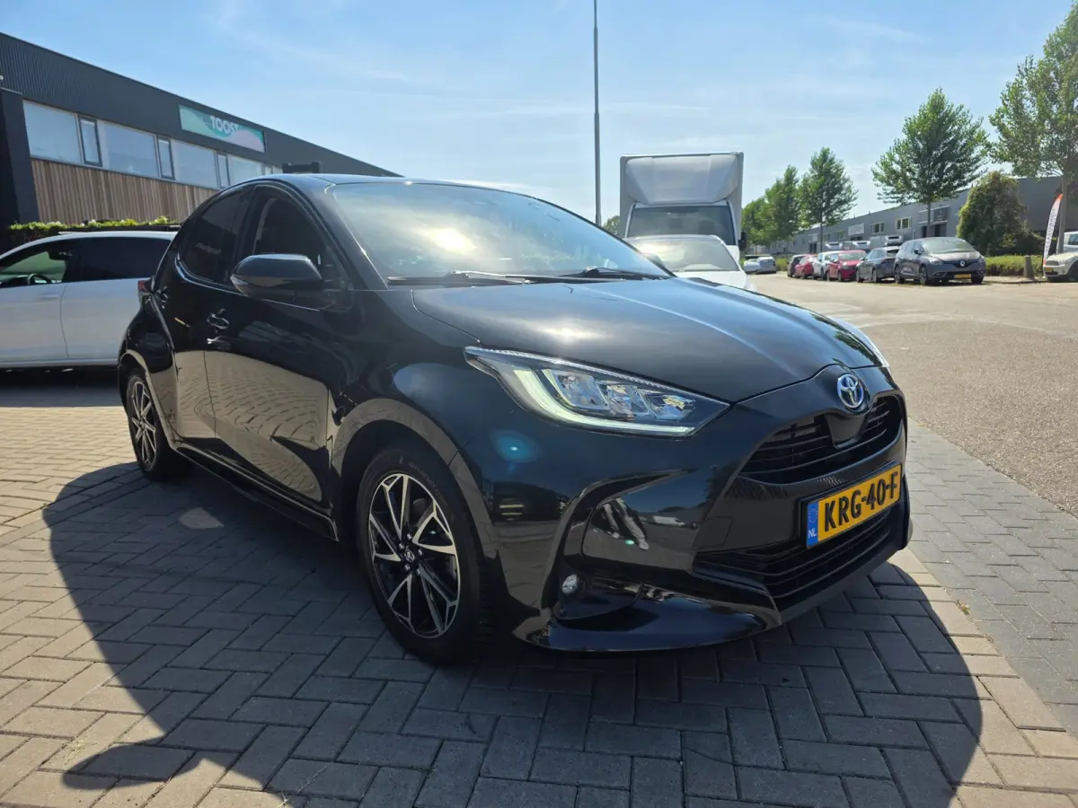 1.5 Hybrid Business Plus | Met o.a. cruise, climate, AppleCarPlay/AndroidAuto, achteruitrijcamera en stoelverwarming!