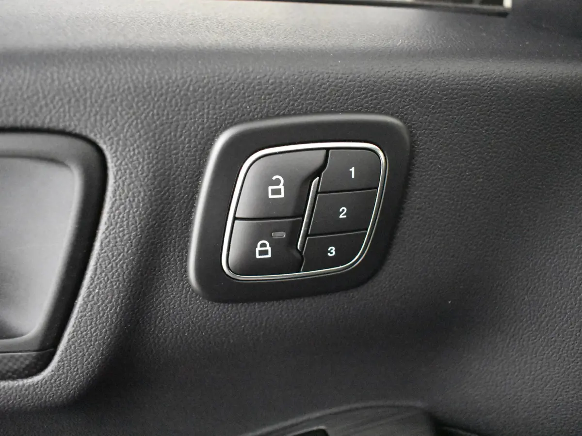 2.5 PHEV ST-Line X 243 PK AUTO | 360gr Camera | Elekt stoel met memory | App connect | Keyless | Dodehoek | Parkeer assistent | Stoel/stuur verwarming | Navi | Led | DAB | 18"LMV