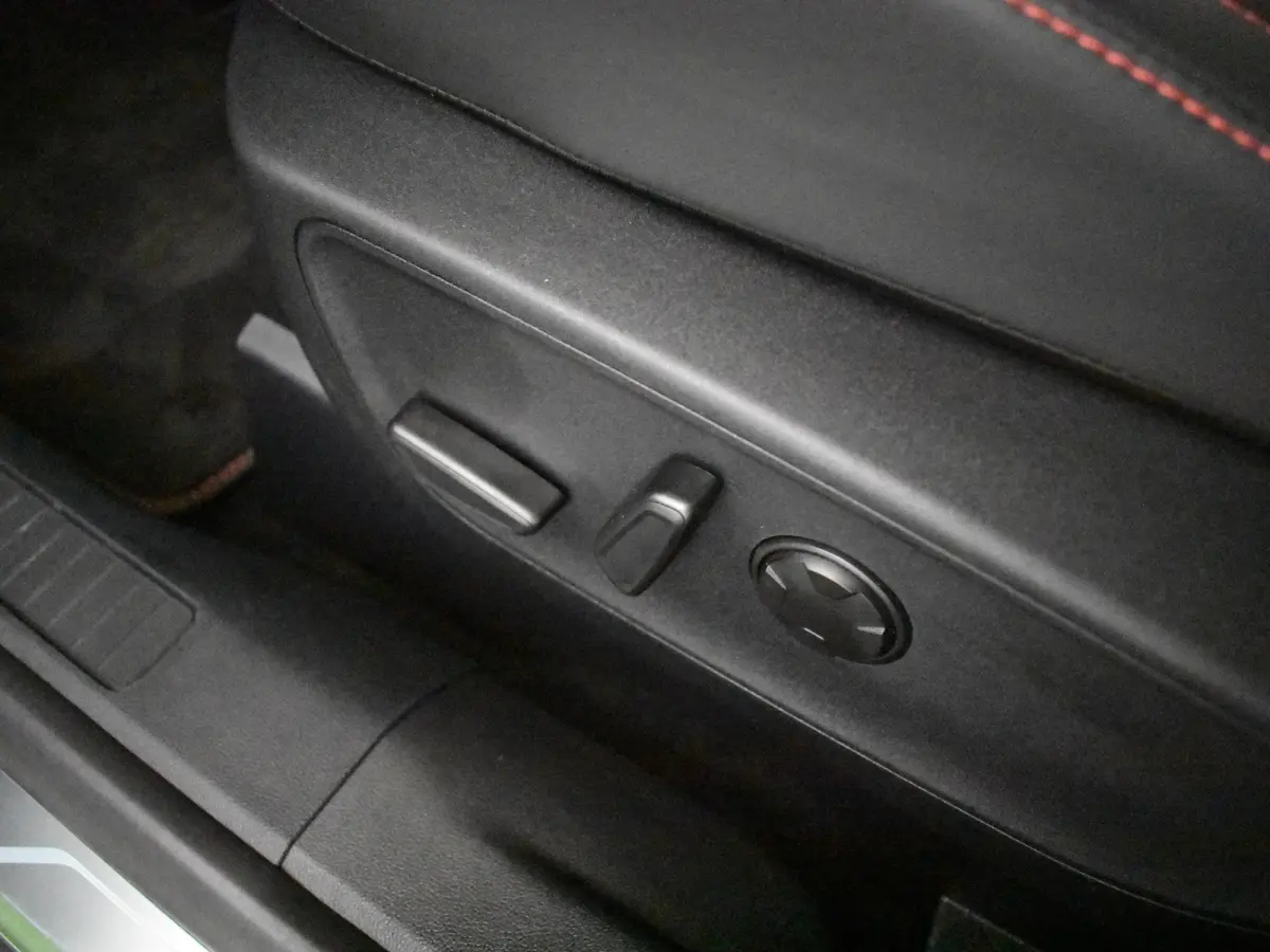 2.5 PHEV ST-Line X 243 PK AUTO | 360gr Camera | Elekt stoel met memory | App connect | Keyless | Dodehoek | Parkeer assistent | Stoel/stuur verwarming | Navi | Led | DAB | 18"LMV