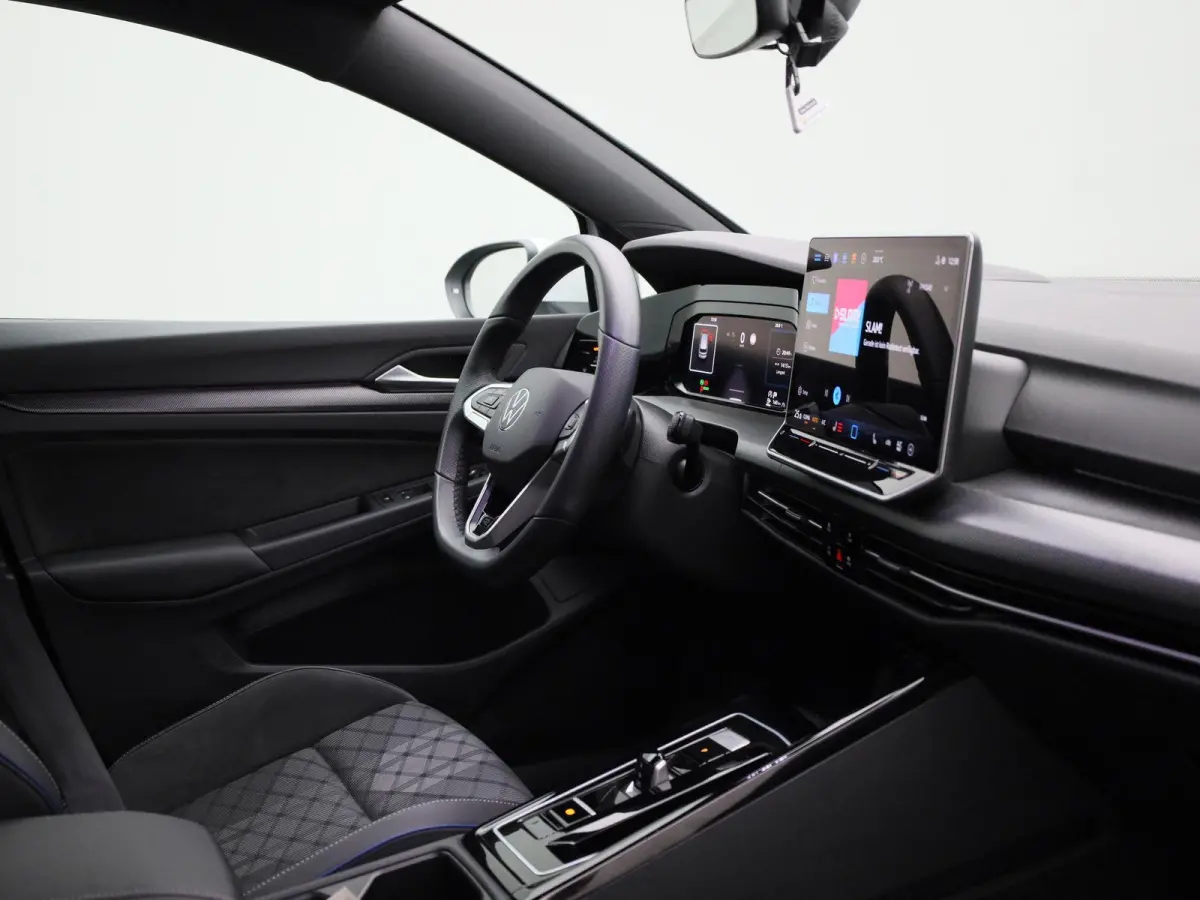 1.5 eTSI R-Line Edition 150 PK| Stoelverwarming | Stuurwielverwarming | Achteruitrijcamera | Parkeersensoren | APple Carplay Draadloos | Sfeerverlichting