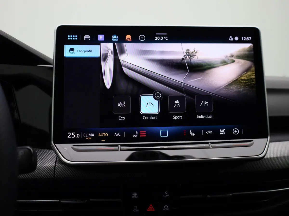 1.5 eTSI R-Line Edition 150 PK| Stoelverwarming | Stuurwielverwarming | Achteruitrijcamera | Parkeersensoren | APple Carplay Draadloos | Sfeerverlichting
