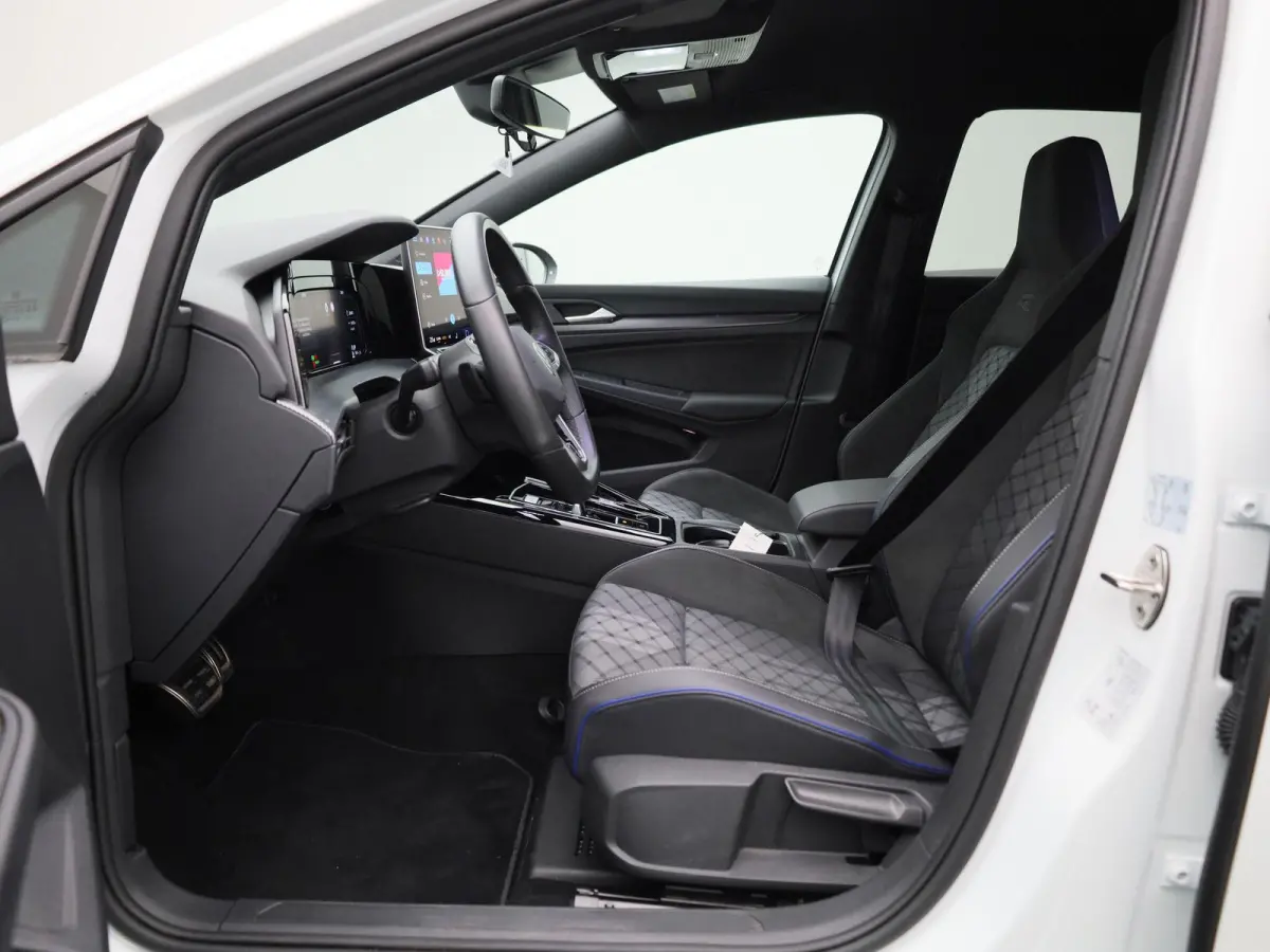 1.5 eTSI R-Line Edition 150 PK| Stoelverwarming | Stuurwielverwarming | Achteruitrijcamera | Parkeersensoren | APple Carplay Draadloos | Sfeerverlichting