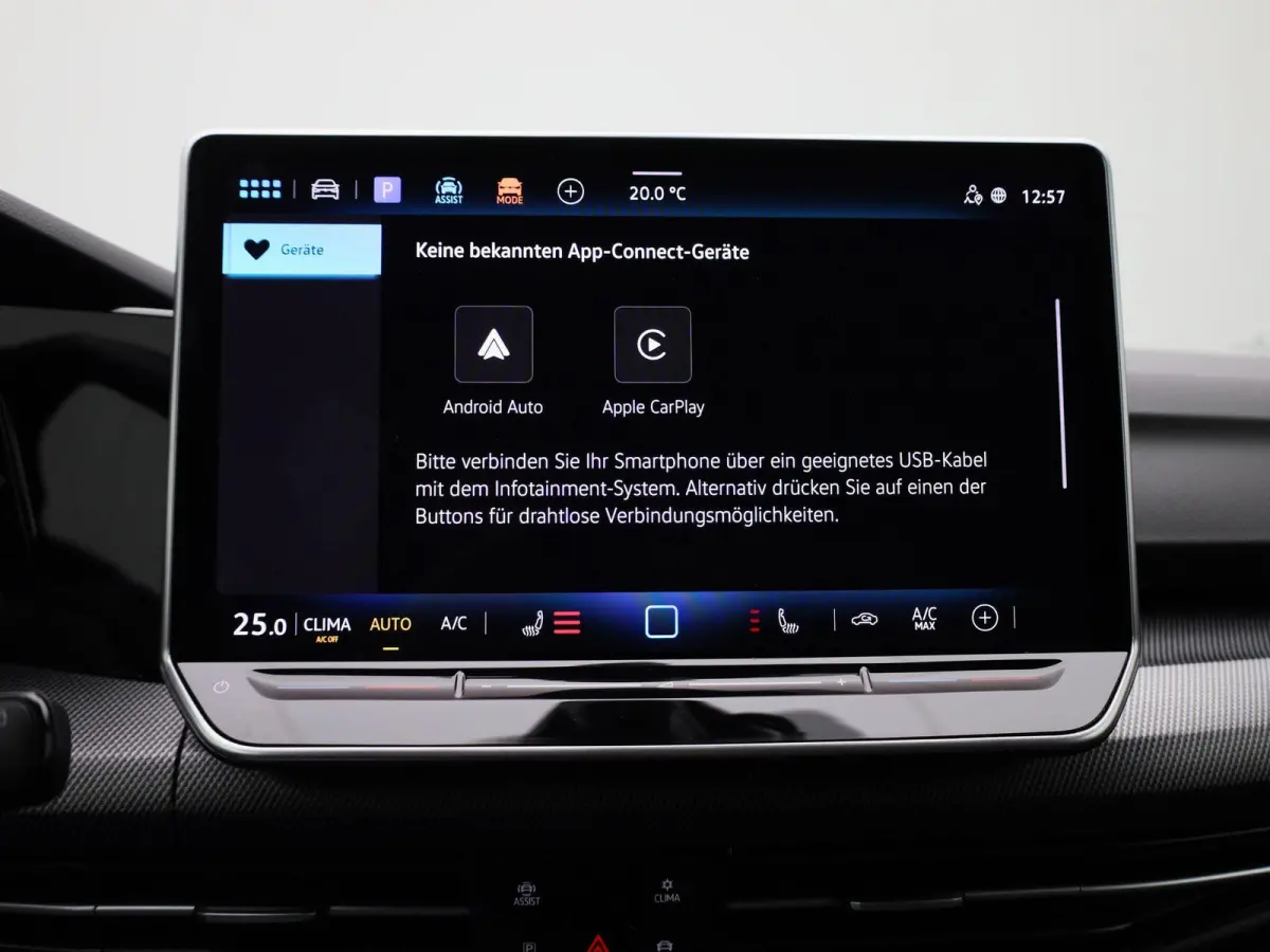 1.5 eTSI R-Line Edition 150 PK| Stoelverwarming | Stuurwielverwarming | Achteruitrijcamera | Parkeersensoren | APple Carplay Draadloos | Sfeerverlichting