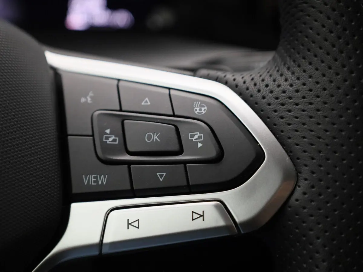 1.5 eTSI R-Line Edition 150 PK| Stoelverwarming | Stuurwielverwarming | Achteruitrijcamera | Parkeersensoren | APple Carplay Draadloos | Sfeerverlichting
