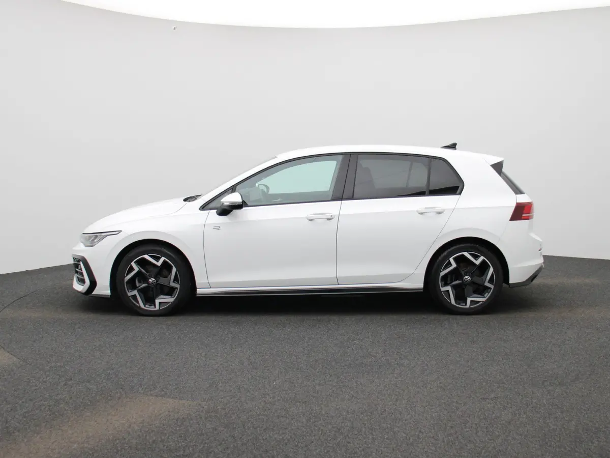 1.5 eTSI R-Line Edition 150 PK| Stoelverwarming | Stuurwielverwarming | Achteruitrijcamera | Parkeersensoren | APple Carplay Draadloos | Sfeerverlichting