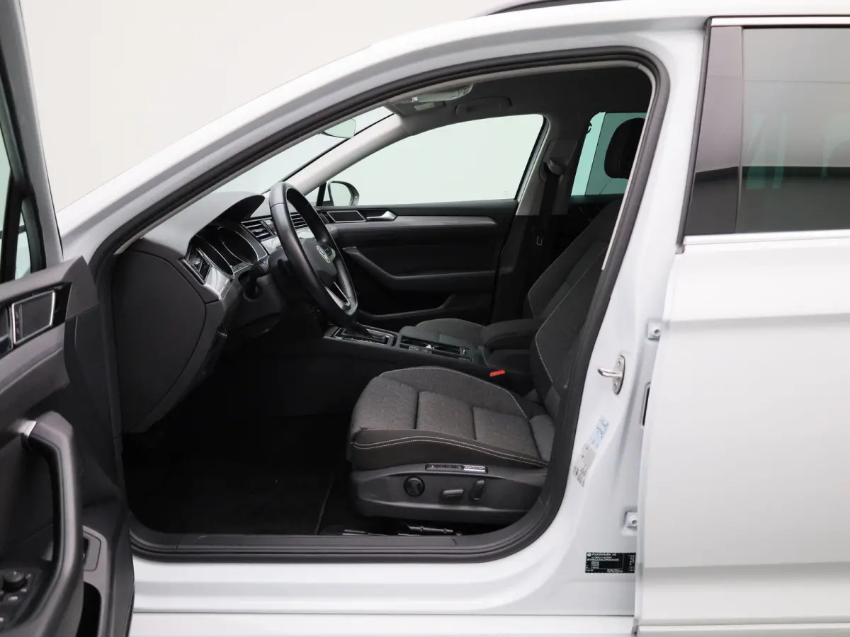 2.0 TDI Business | TREKHAAK | ADAPTIEF CRUISECONTROL | CAMERA | KEYLESS | ELEK.STOEL MET GEHEUGEN | STOELVERWARMING | CLIMATE CONTROL |