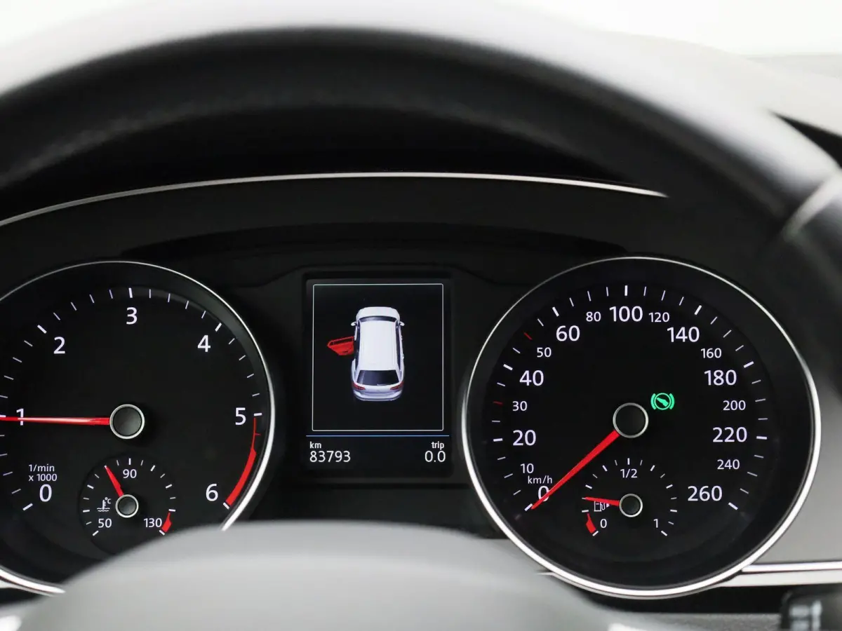 2.0 TDI Business | TREKHAAK | ADAPTIEF CRUISECONTROL | CAMERA | KEYLESS | ELEK.STOEL MET GEHEUGEN | STOELVERWARMING | CLIMATE CONTROL |