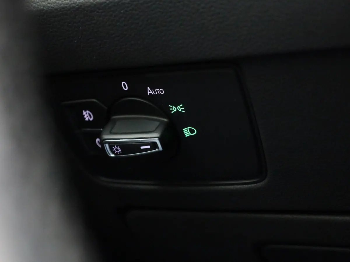 2.0 TDI Business | TREKHAAK | ADAPTIEF CRUISECONTROL | CAMERA | KEYLESS | ELEK.STOEL MET GEHEUGEN | STOELVERWARMING | CLIMATE CONTROL |