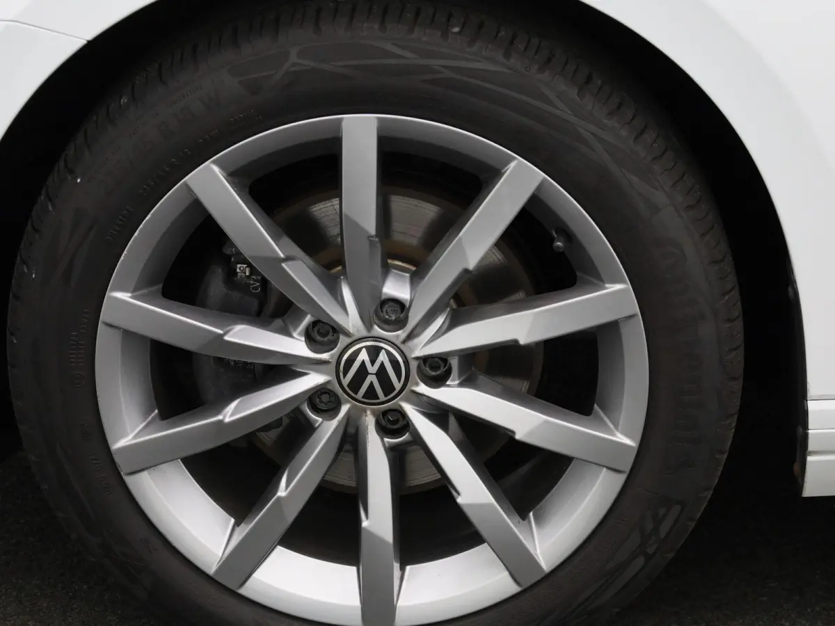 2.0 TDI Business | TREKHAAK | ADAPTIEF CRUISECONTROL | CAMERA | KEYLESS | ELEK.STOEL MET GEHEUGEN | STOELVERWARMING | CLIMATE CONTROL |