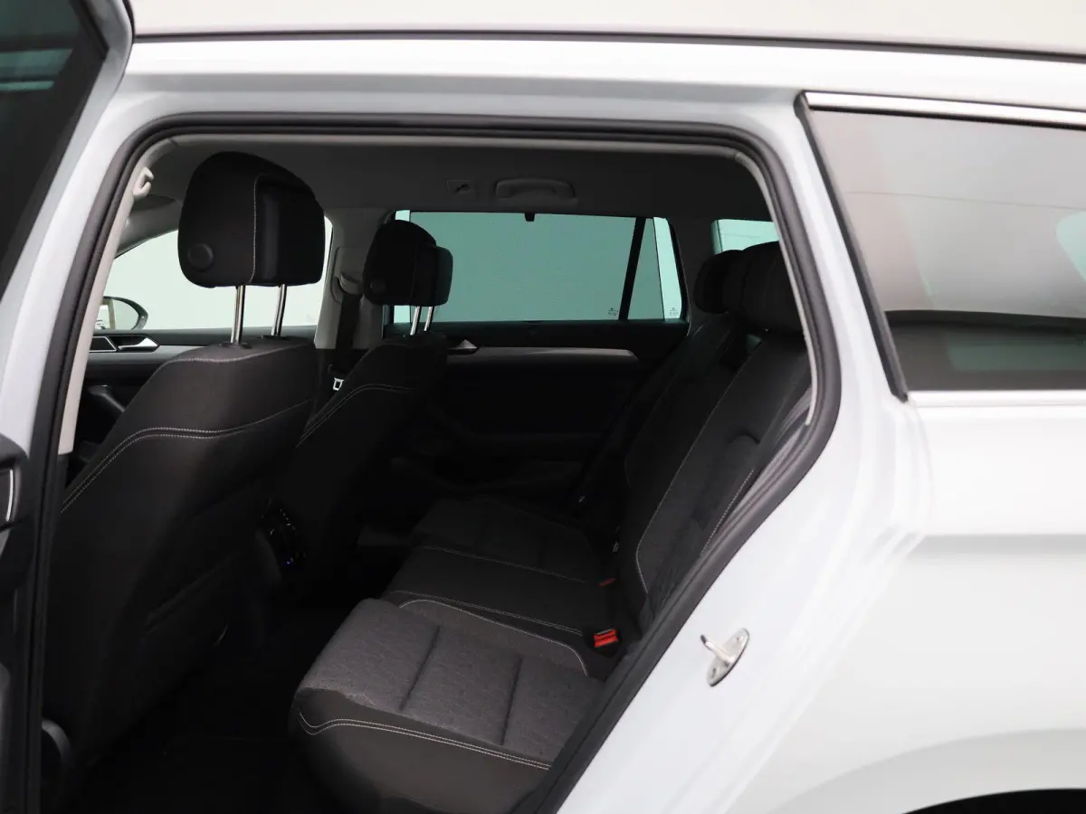 2.0 TDI Business | TREKHAAK | ADAPTIEF CRUISECONTROL | CAMERA | KEYLESS | ELEK.STOEL MET GEHEUGEN | STOELVERWARMING | CLIMATE CONTROL |