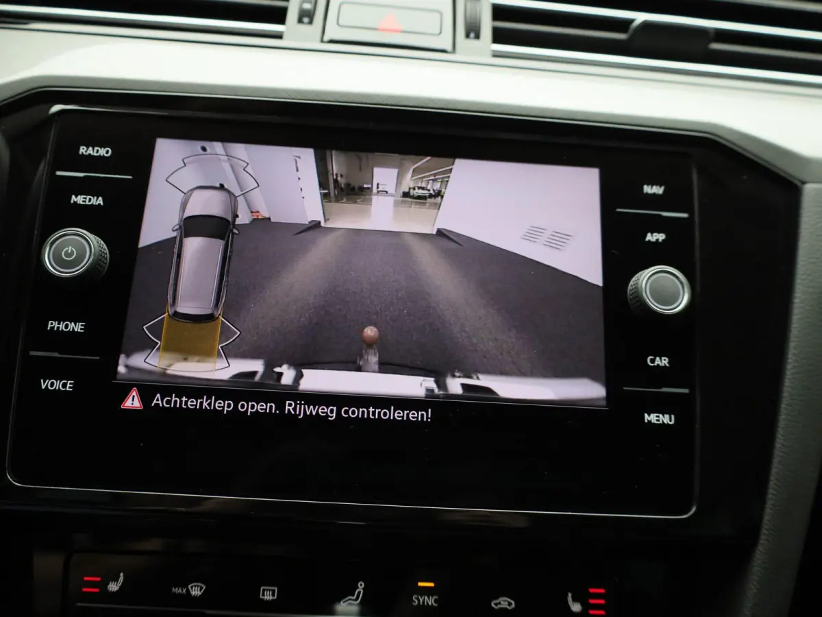 2.0 TDI Business | TREKHAAK | ADAPTIEF CRUISECONTROL | CAMERA | KEYLESS | ELEK.STOEL MET GEHEUGEN | STOELVERWARMING | CLIMATE CONTROL |
