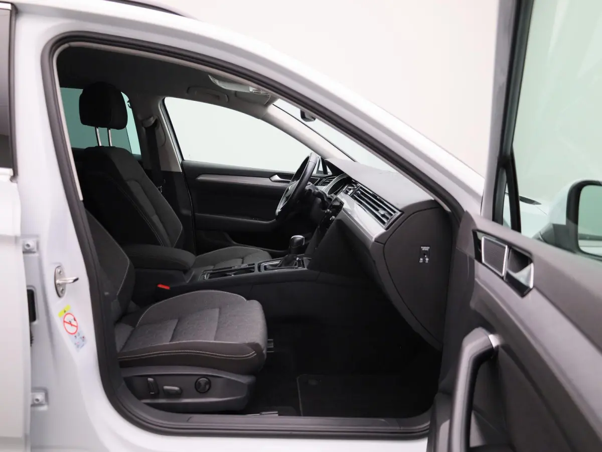 2.0 TDI Business | TREKHAAK | ADAPTIEF CRUISECONTROL | CAMERA | KEYLESS | ELEK.STOEL MET GEHEUGEN | STOELVERWARMING | CLIMATE CONTROL |