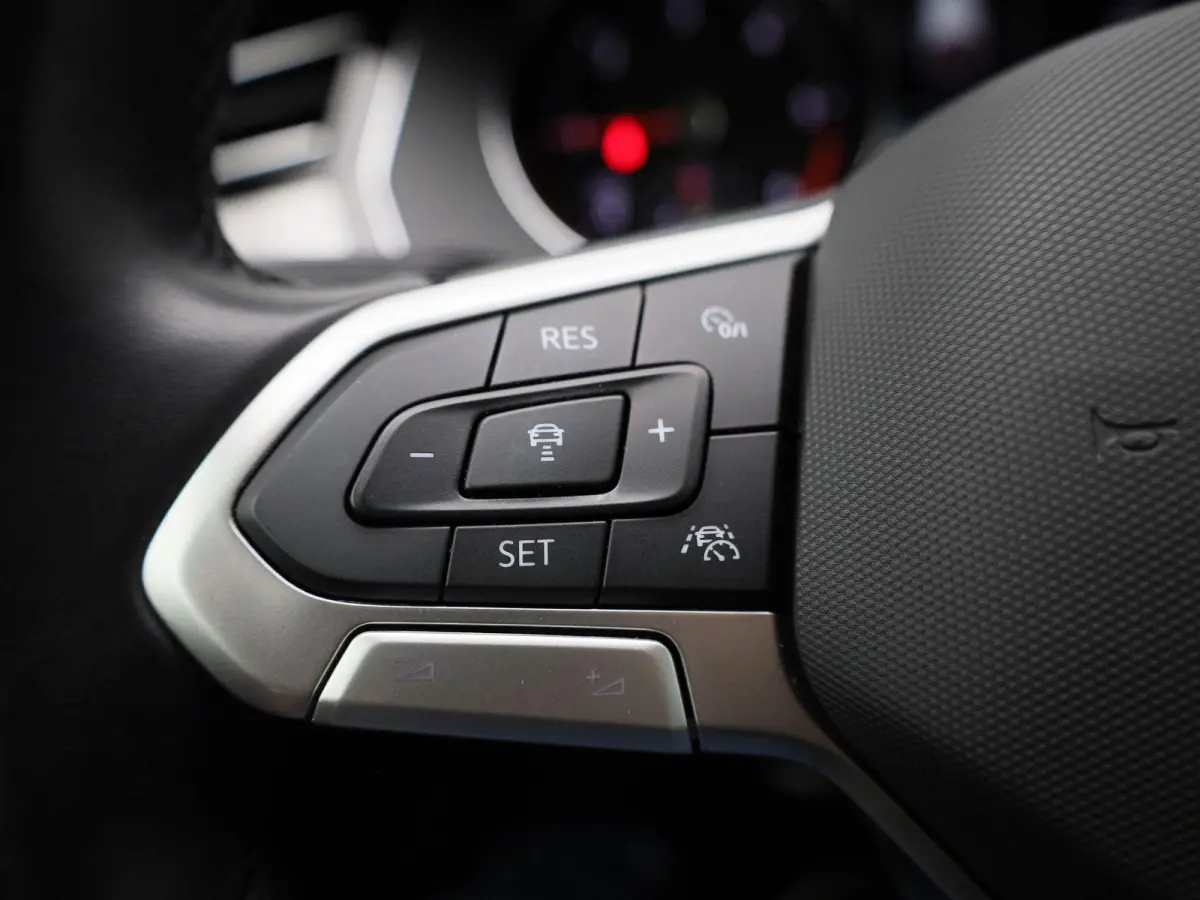 2.0 TDI Business | TREKHAAK | ADAPTIEF CRUISECONTROL | CAMERA | KEYLESS | ELEK.STOEL MET GEHEUGEN | STOELVERWARMING | CLIMATE CONTROL |