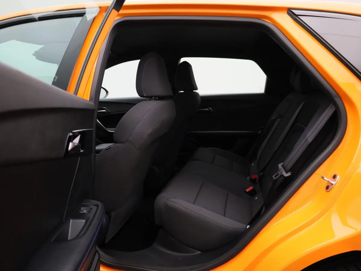 MG4 51 kWh Standard | PARKEERSENSOREN | CLIMATE CONTROL | APPLE CARPLAY | LED | KEYLESS | LMV |