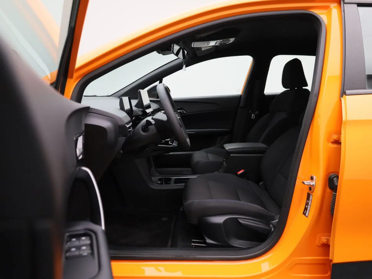 MG4 51 kWh Standard | PARKEERSENSOREN | CLIMATE CONTROL | APPLE CARPLAY | LED | KEYLESS | LMV |