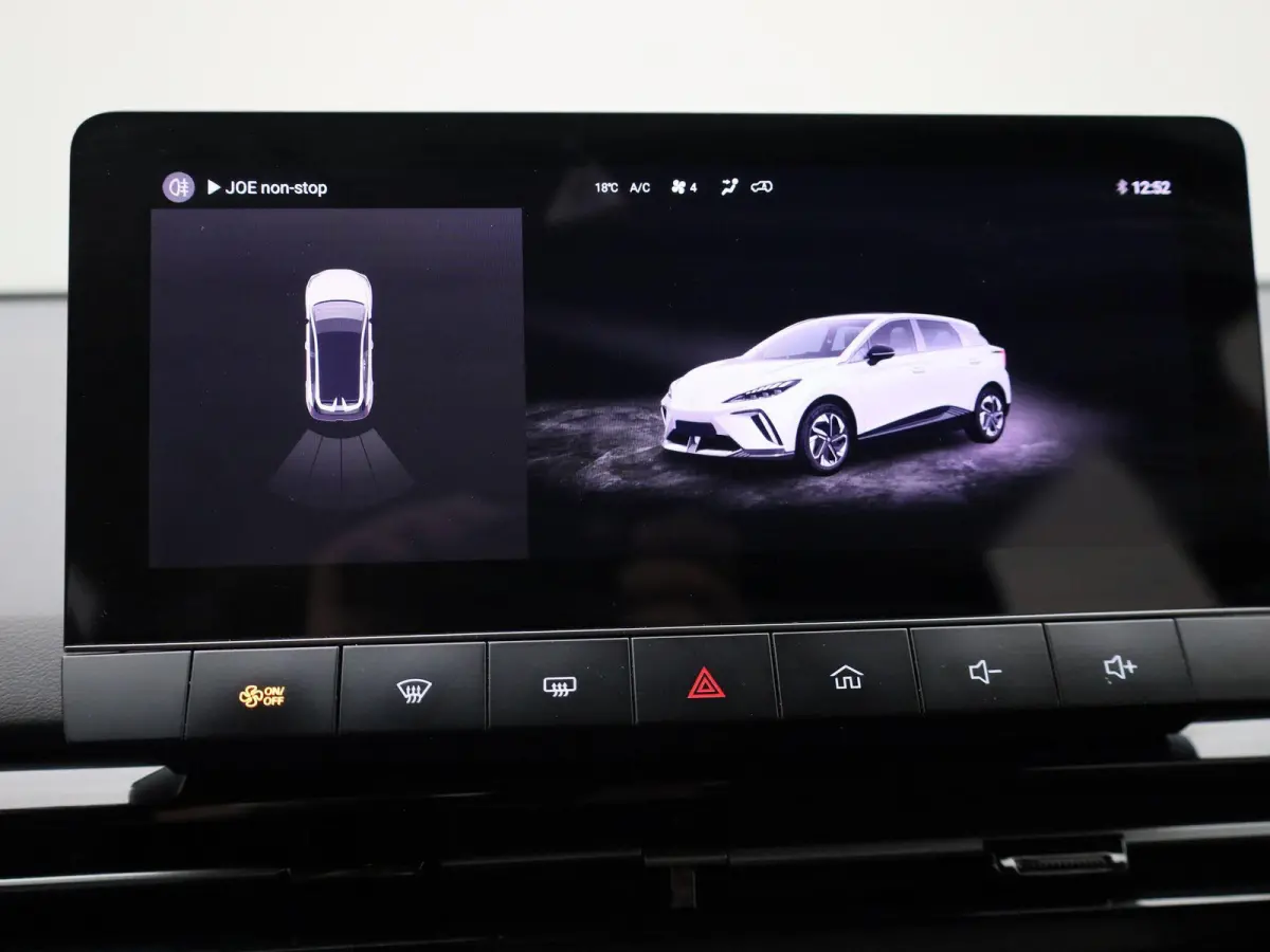 MG4 51 kWh Standard | PARKEERSENSOREN | CLIMATE CONTROL | APPLE CARPLAY | LED | KEYLESS | LMV |