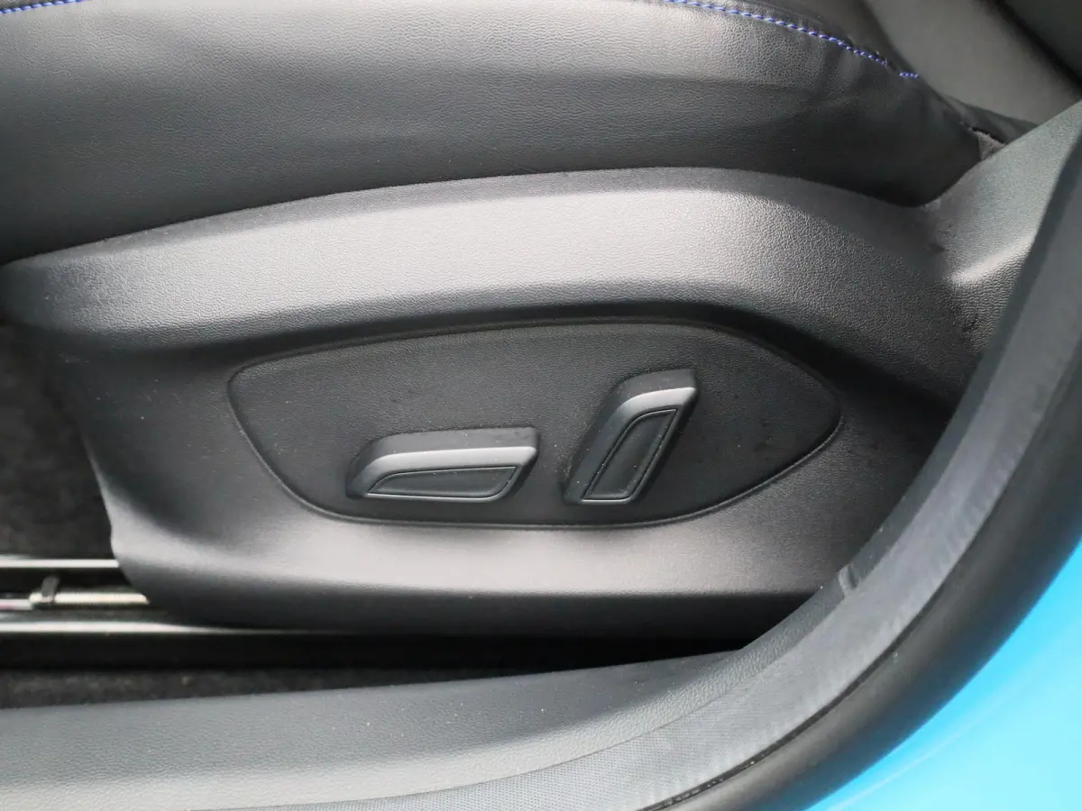 Luxury Long Range 64 Kwh | Navi | Camera | Led Koplampen | Stoelverwarming | CarPlay | MG i-Smart App | Keyless Entry & Go |