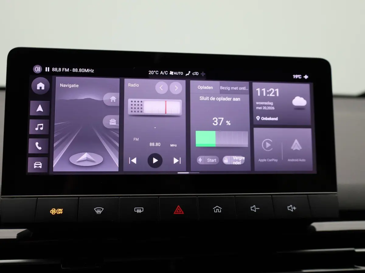 Luxury Long Range 64 Kwh | Navi | Camera | Led Koplampen | Stoelverwarming | CarPlay | MG i-Smart App | Keyless Entry & Go |