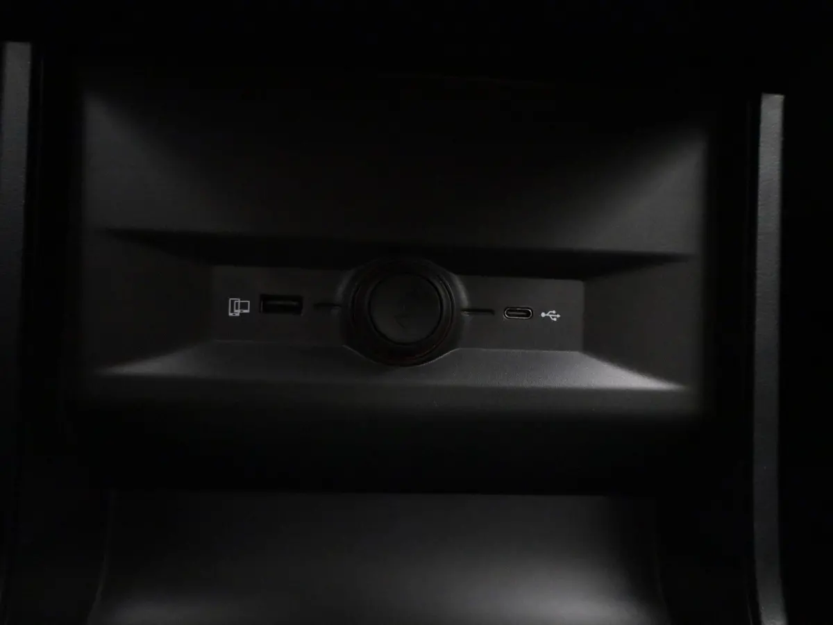 Luxury Long Range 64 Kwh | Navi | Camera | Led Koplampen | Stoelverwarming | CarPlay | MG i-Smart App | Keyless Entry & Go |