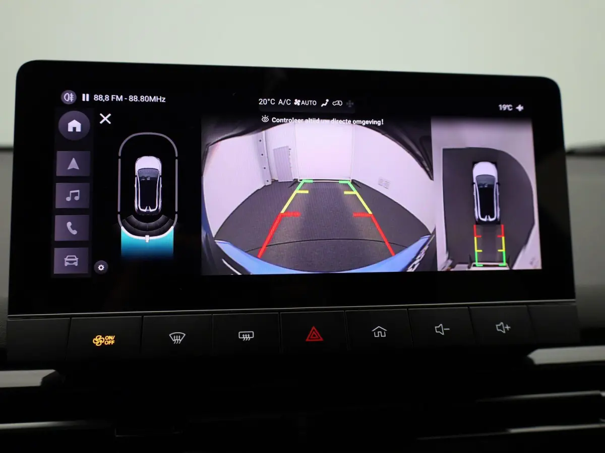 Luxury Long Range 64 Kwh | Navi | Camera | Led Koplampen | Stoelverwarming | CarPlay | MG i-Smart App | Keyless Entry & Go |