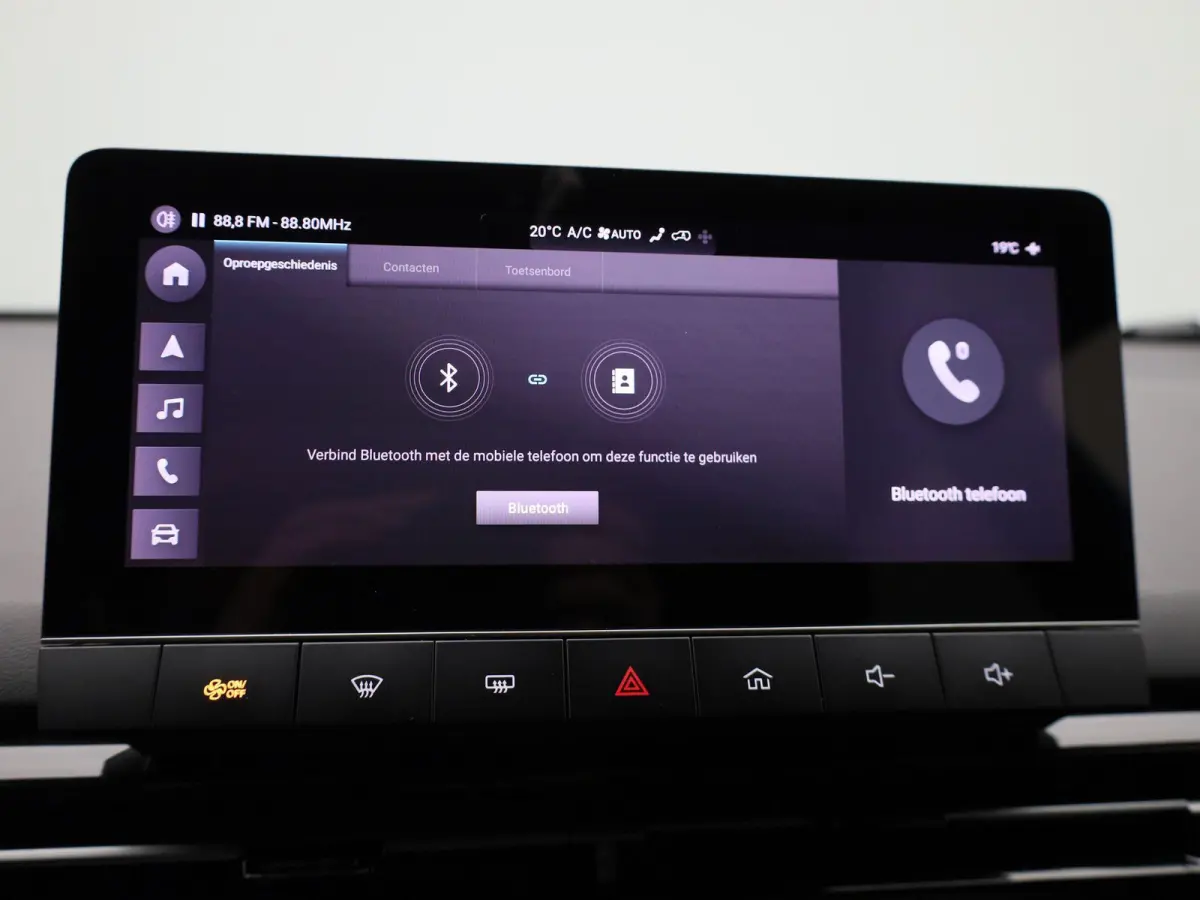 Luxury Long Range 64 Kwh | Navi | Camera | Led Koplampen | Stoelverwarming | CarPlay | MG i-Smart App | Keyless Entry & Go |