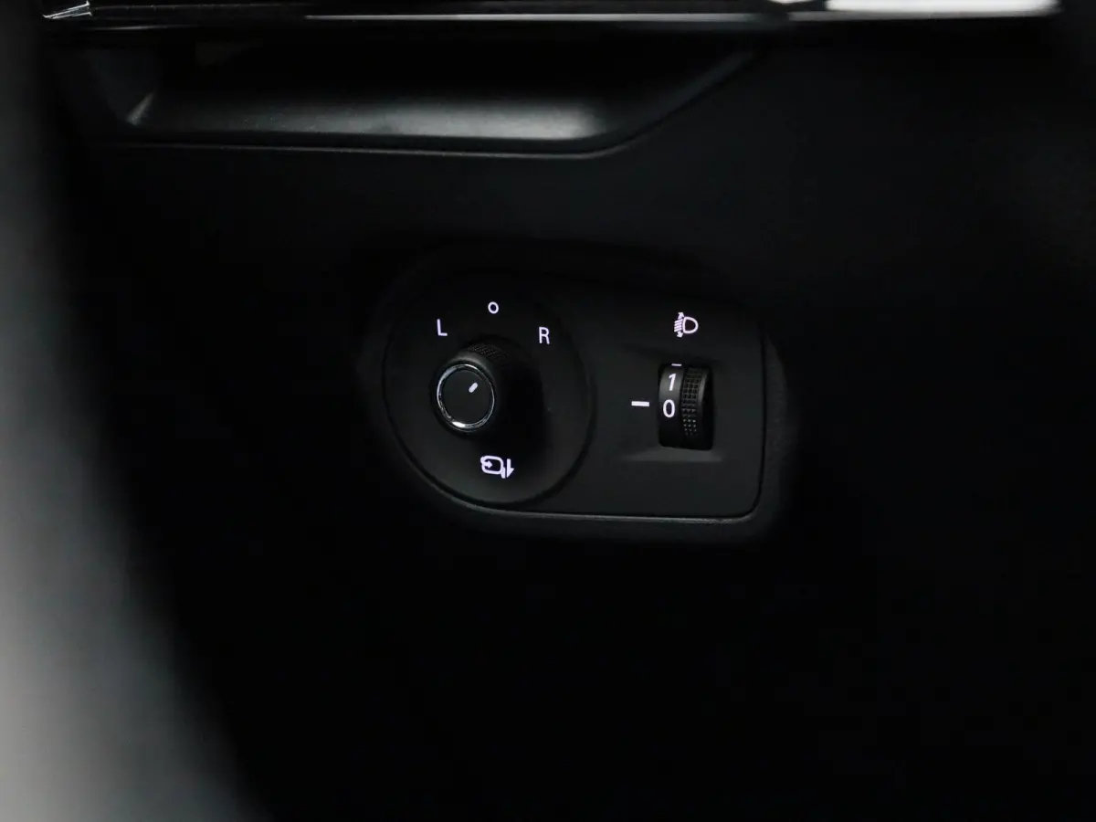 Luxury Long Range 64 Kwh | Navi | Camera | Led Koplampen | Stoelverwarming | CarPlay | MG i-Smart App | Keyless Entry & Go |