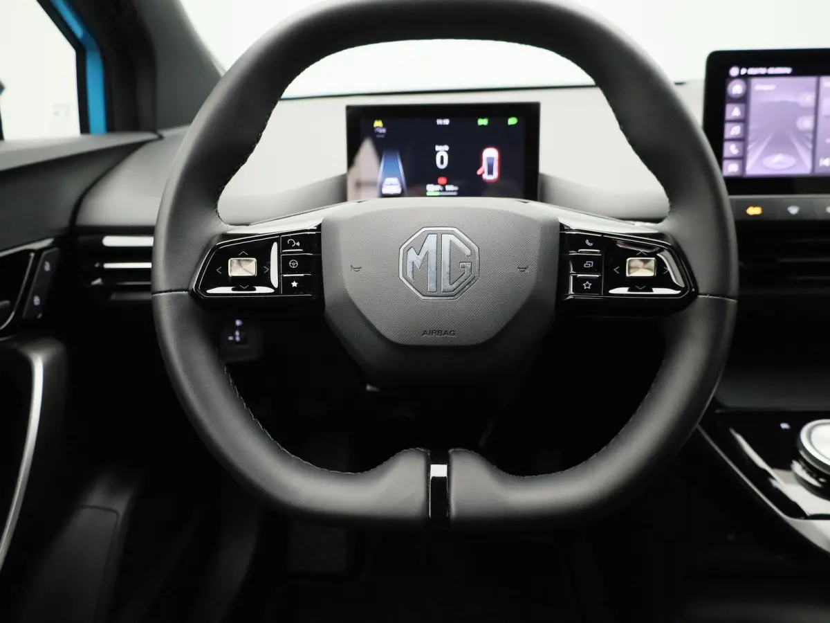 Luxury Long Range 64 Kwh | Navi | Camera | Led Koplampen | Stoelverwarming | CarPlay | MG i-Smart App | Keyless Entry & Go |