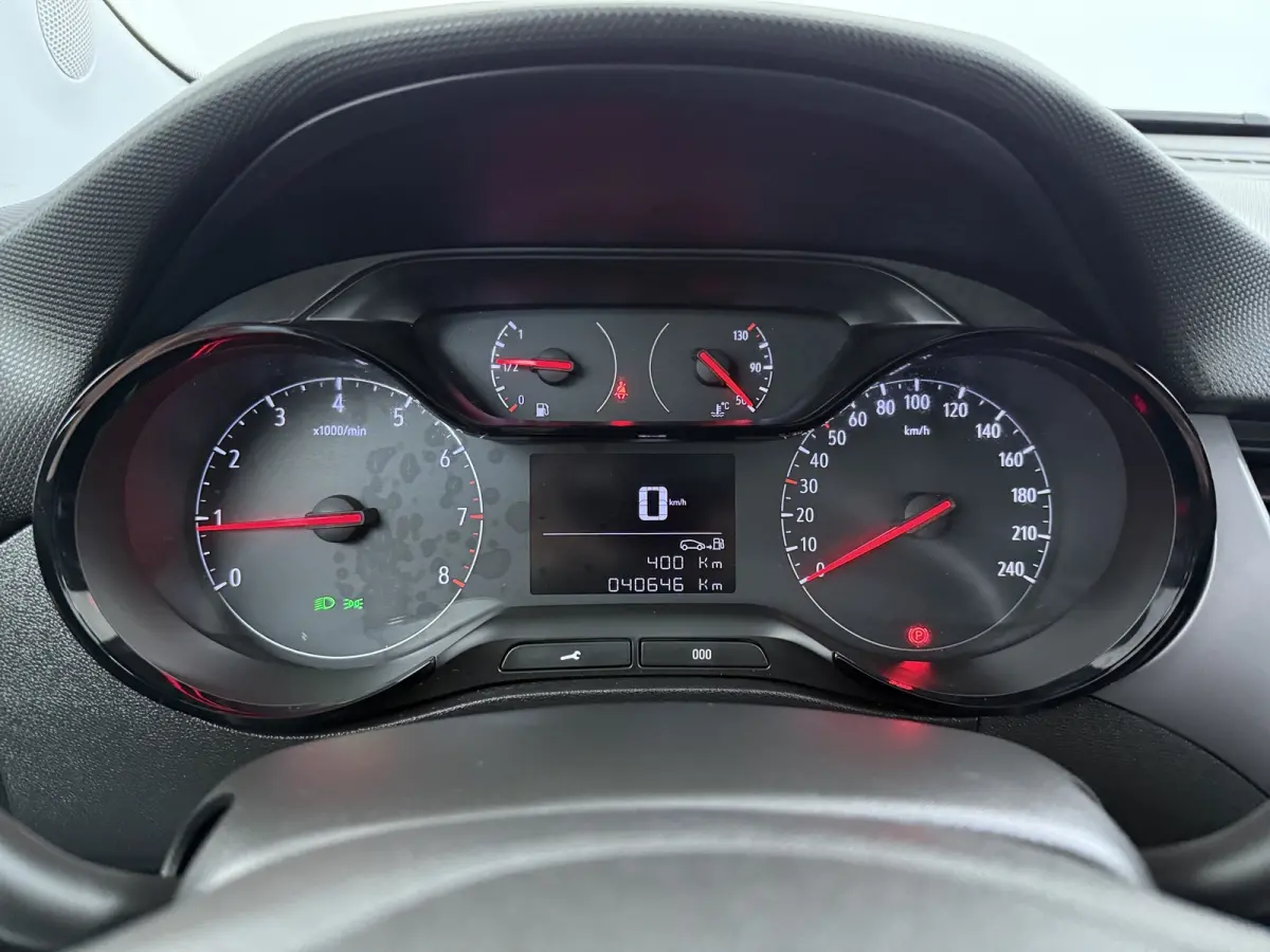 1.2 Turbo Innovation | Airco (handmatig) | Cruise control | LED dagrijverlichting