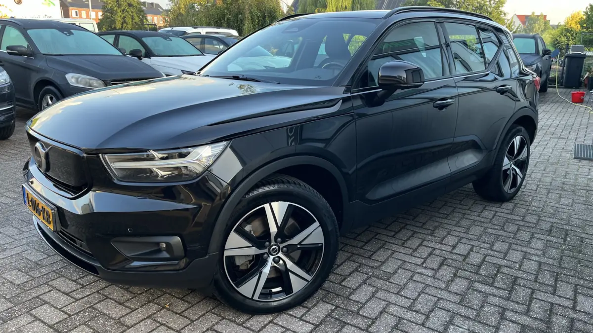 P8 AWD R-Design | Lounge Pack (audio installatie premium, elektrisch glazen panorama-dak, parkeersensor voor, rondomzicht camera) en Seat Pack (elektrisch verstelbare passagiersstoel, elektr