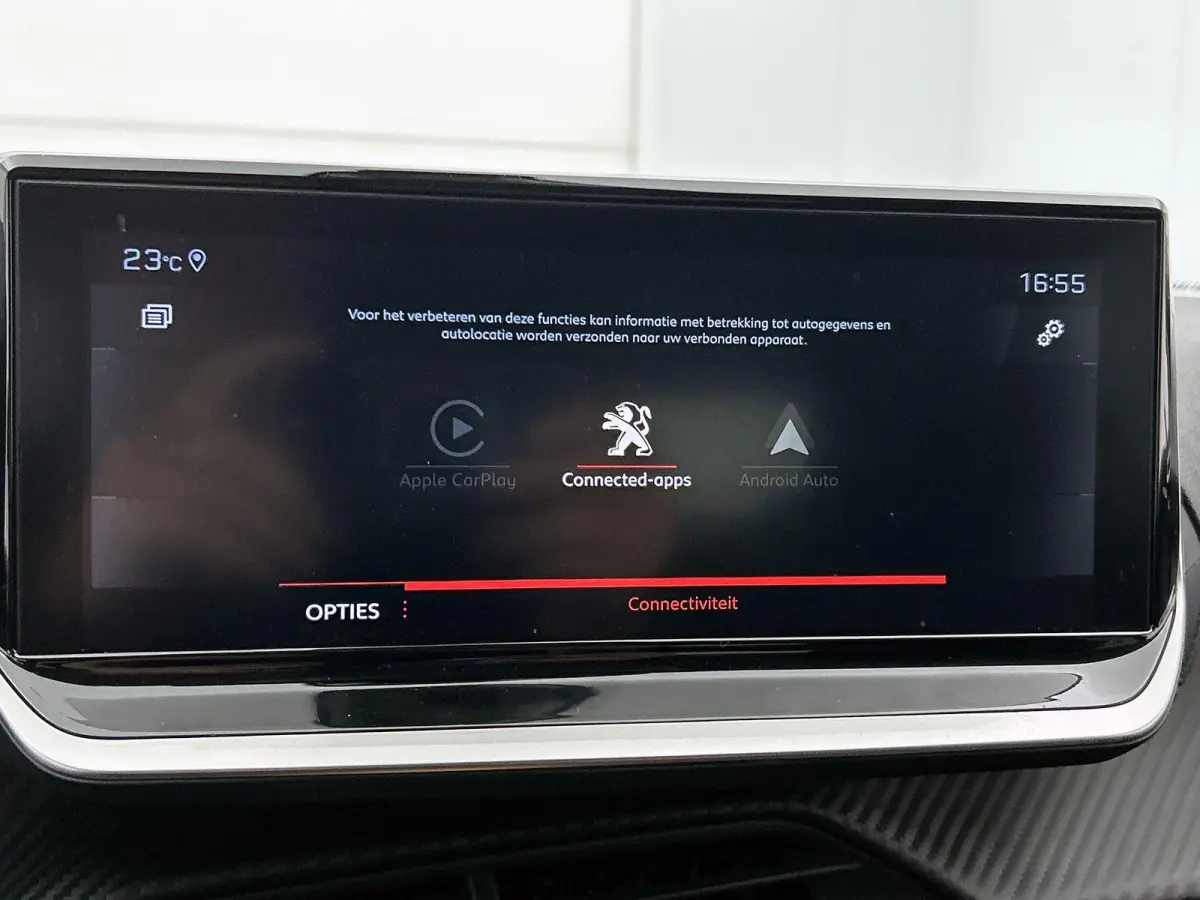 Allure Pack 100pk Automaat | Navigatie | Achteruitrijcamera | 3D Cockpit | Climate Control | Cruise Control | Parkeersensoren | Apple Carplay / Android Auto | DAB+ radio | Armsteun | Led kop