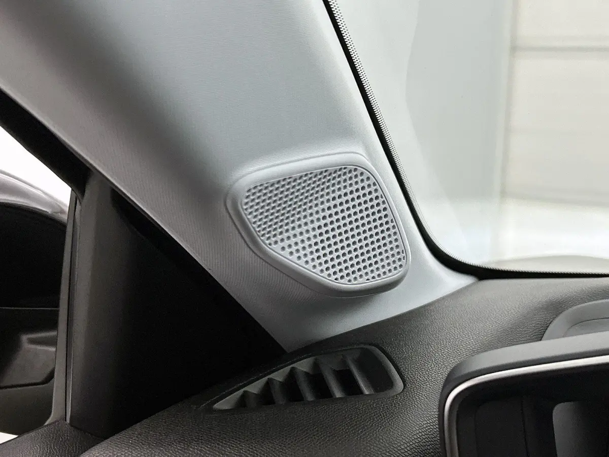 Allure Pack 100pk Automaat | Navigatie | Achteruitrijcamera | 3D Cockpit | Climate Control | Cruise Control | Parkeersensoren | Apple Carplay / Android Auto | DAB+ radio | Armsteun | Led kop