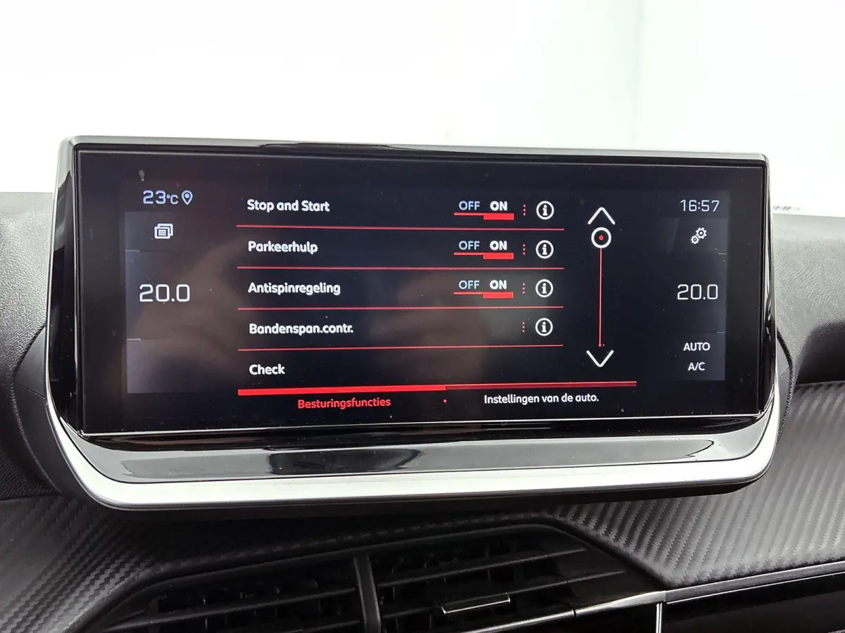 Allure Pack 100pk Automaat | Navigatie | Achteruitrijcamera | 3D Cockpit | Climate Control | Cruise Control | Parkeersensoren | Apple Carplay / Android Auto | DAB+ radio | Armsteun | Led kop