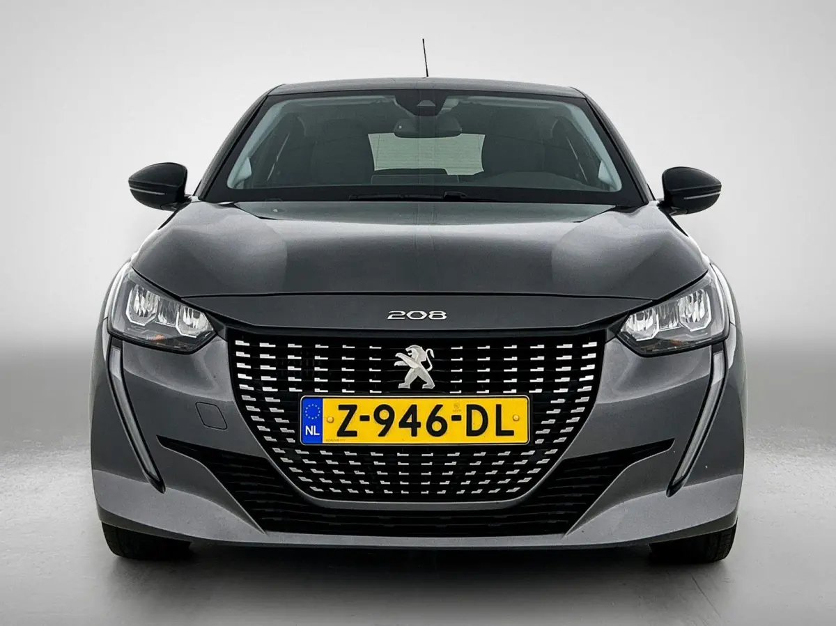Allure Pack 100pk Automaat | Navigatie | Achteruitrijcamera | 3D Cockpit | Climate Control | Cruise Control | Parkeersensoren | Apple Carplay / Android Auto | DAB+ radio | Armsteun | Led kop