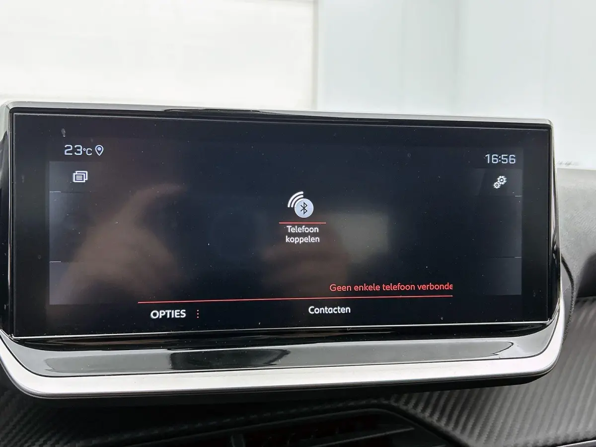 Allure Pack 100pk Automaat | Navigatie | Achteruitrijcamera | 3D Cockpit | Climate Control | Cruise Control | Parkeersensoren | Apple Carplay / Android Auto | DAB+ radio | Armsteun | Led kop