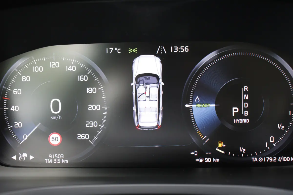 2.0 T8 Twin Engine AWD Momentum Pro | PANODAK | STOEL + STUURVERWARMING | DODE HOEK | ADAPTIVE CRUISE | CAMERA | PARK SENS V+A | ELEKTR. STOEL INCL. MEMORY