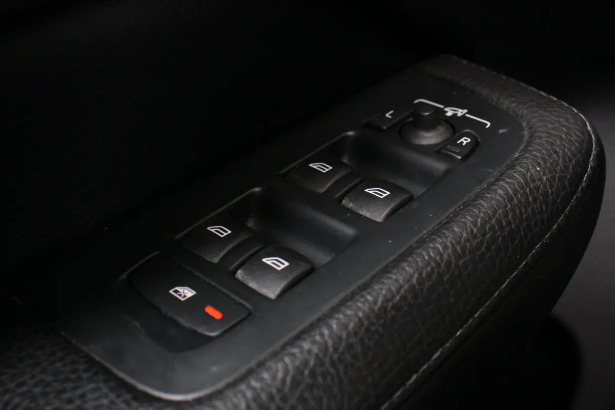 2.0 T8 Twin Engine AWD Momentum Pro | PANODAK | STOEL + STUURVERWARMING | DODE HOEK | ADAPTIVE CRUISE | CAMERA | PARK SENS V+A | ELEKTR. STOEL INCL. MEMORY