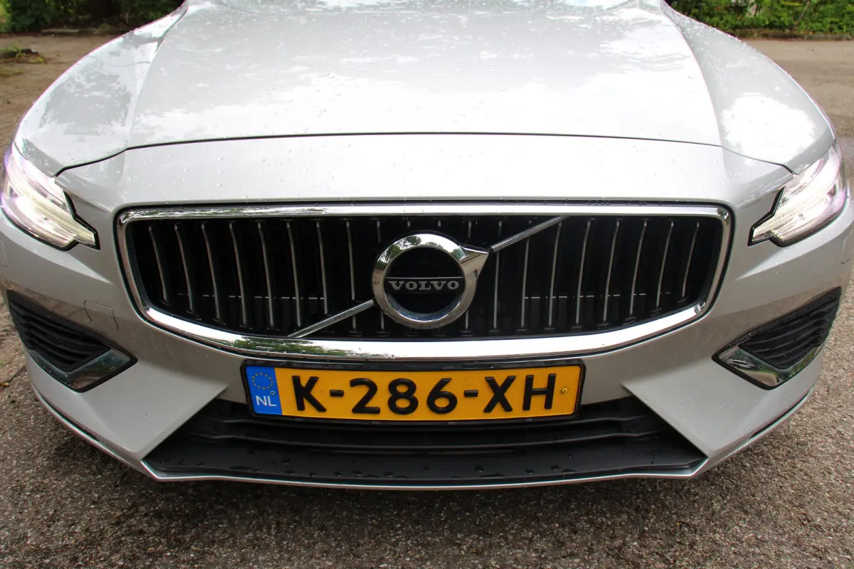 2.0 T8 Twin Engine AWD Momentum Pro | PANODAK | STOEL + STUURVERWARMING | DODE HOEK | ADAPTIVE CRUISE | CAMERA | PARK SENS V+A | ELEKTR. STOEL INCL. MEMORY