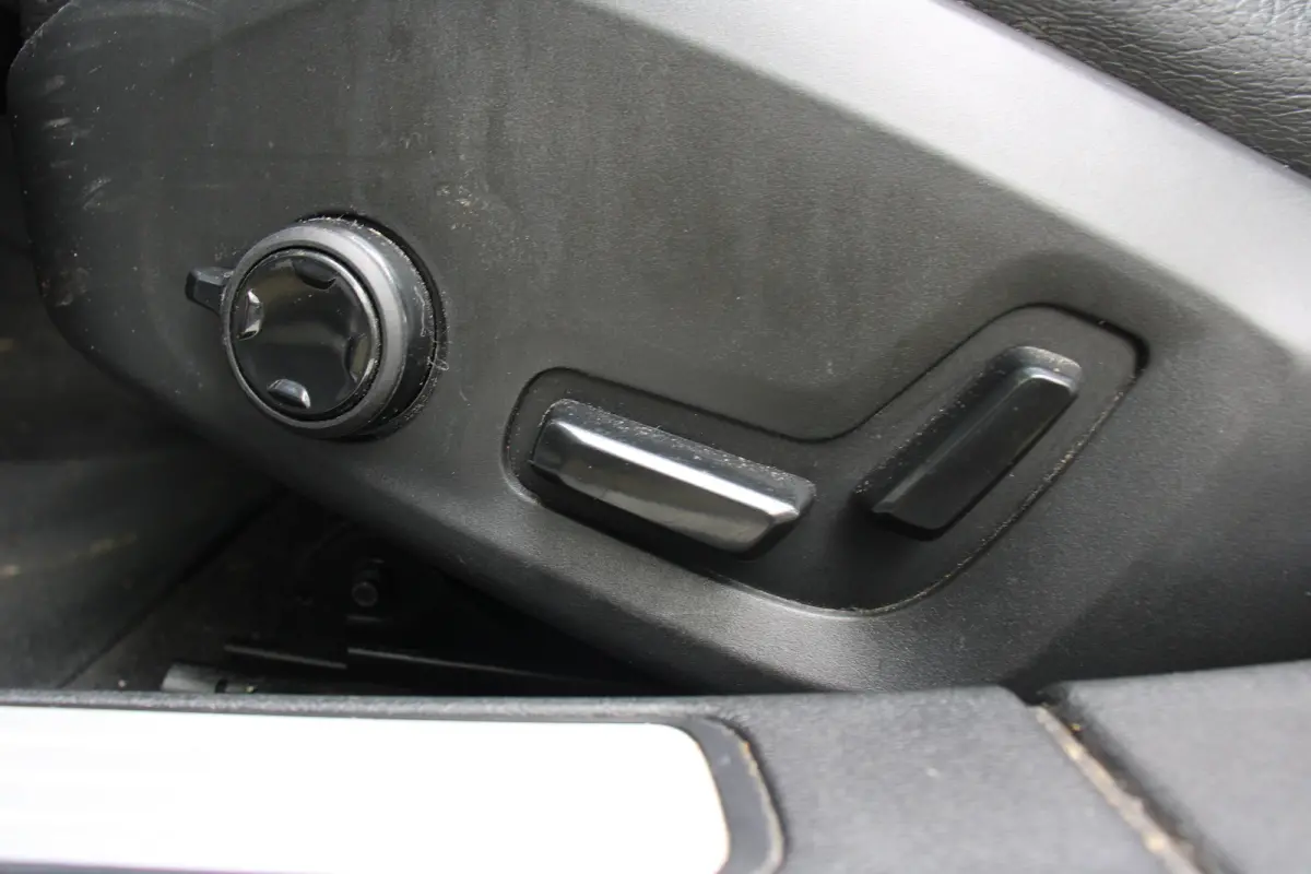 2.0 T8 Twin Engine AWD Momentum Pro | PANODAK | STOEL + STUURVERWARMING | DODE HOEK | ADAPTIVE CRUISE | CAMERA | PARK SENS V+A | ELEKTR. STOEL INCL. MEMORY
