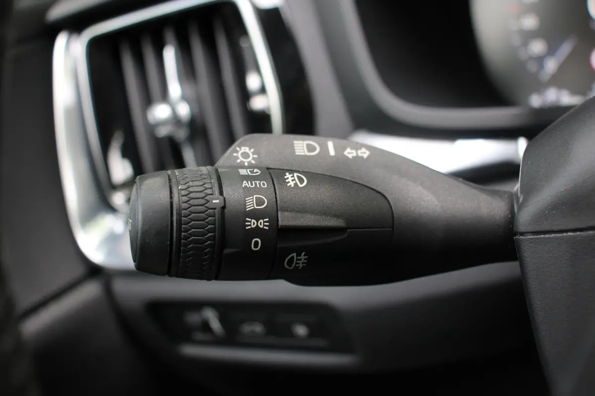 2.0 T8 Twin Engine AWD Momentum Pro | PANODAK | STOEL + STUURVERWARMING | DODE HOEK | ADAPTIVE CRUISE | CAMERA | PARK SENS V+A | ELEKTR. STOEL INCL. MEMORY