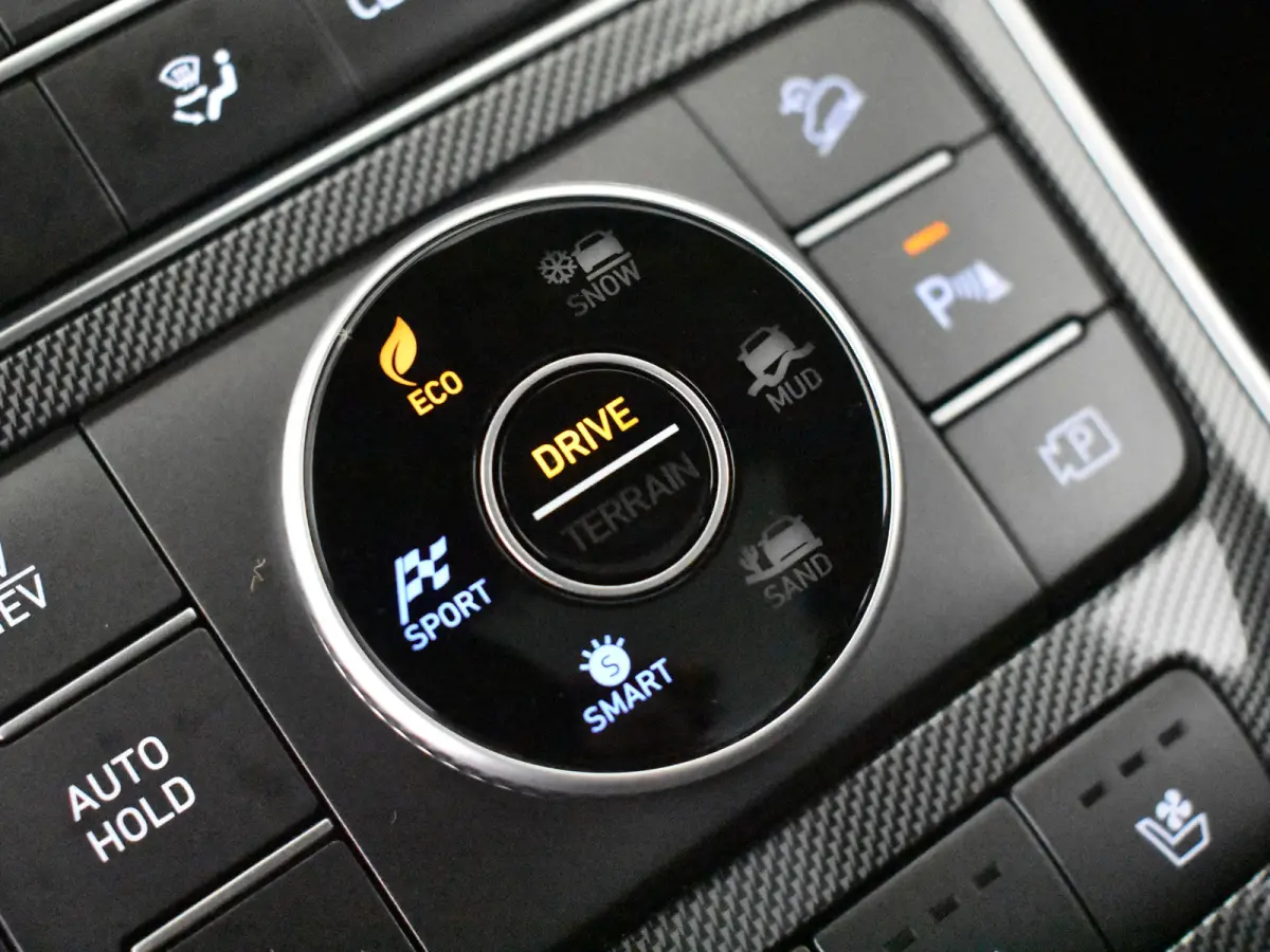 1.6 T-GDI PHEV Premium 265 PK AUTO | Head-up display | Elekt glazen pano-dak | 360 gr Camera | Elektr stoel(en) met verwarming ventilatie en memory | Cruise control adapt | App connect | Nav