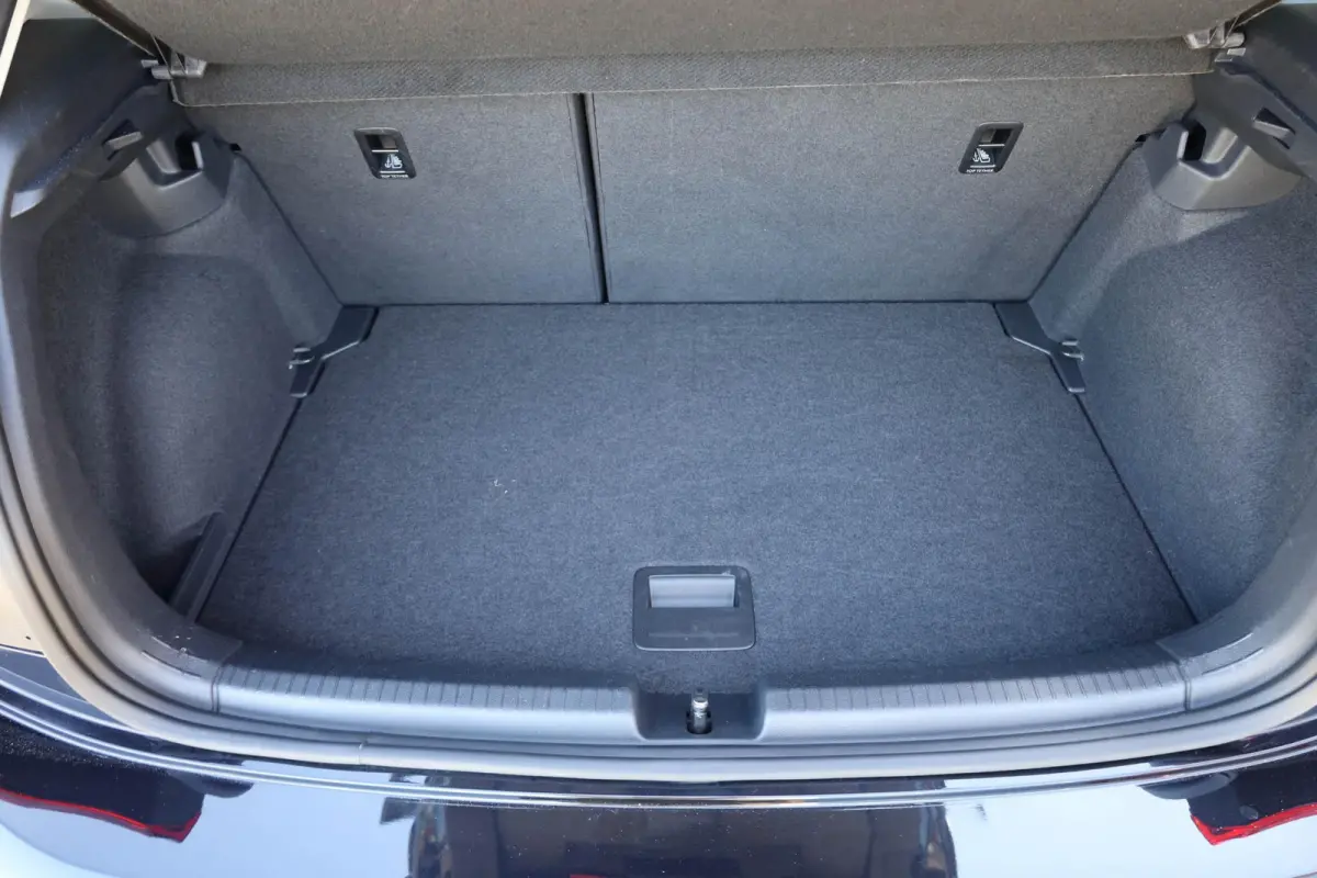 1.0 TSI 95pk Life | Adaptive Cruise | Navigatie | Parkeersensoren