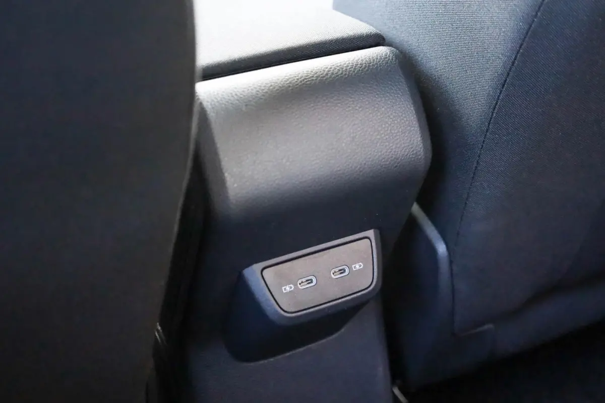 1.0 TSI 95pk Life | Adaptive Cruise | Navigatie | Parkeersensoren