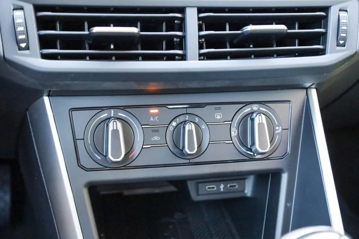 1.0 TSI 95pk Life | Adaptive Cruise | Navigatie | Parkeersensoren