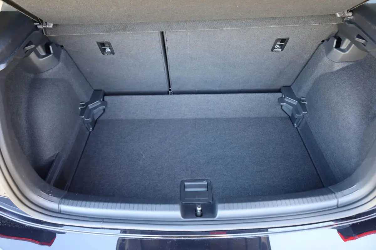 1.0 TSI 95pk Life | Adaptive Cruise | Navigatie | Parkeersensoren