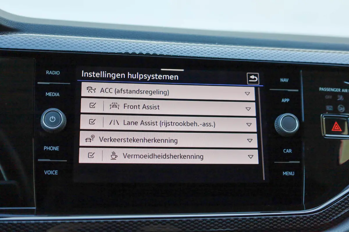 1.0 TSI 95pk Life | Adaptive Cruise | Navigatie | Parkeersensoren