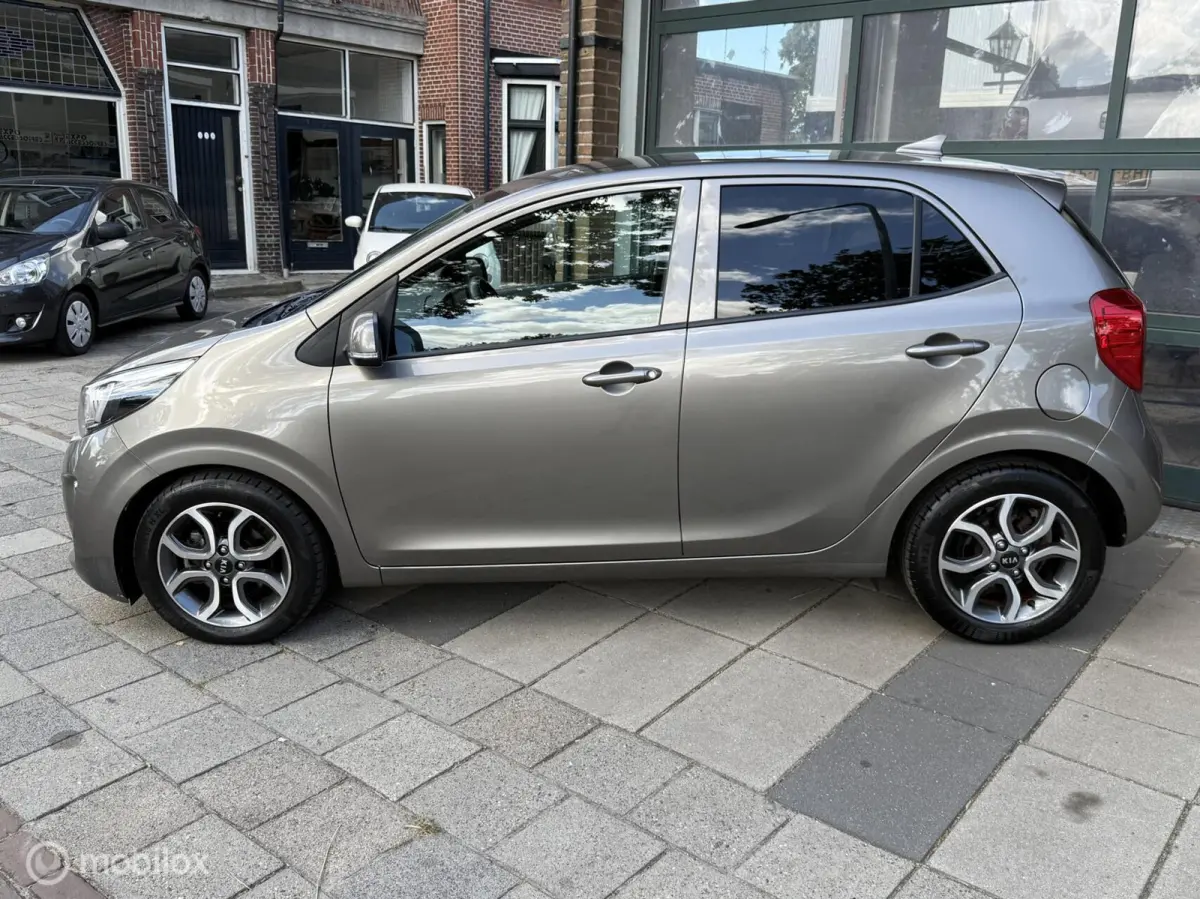 1.0 MPi | Cruise | Camera | 18dKm! | CarPlay |