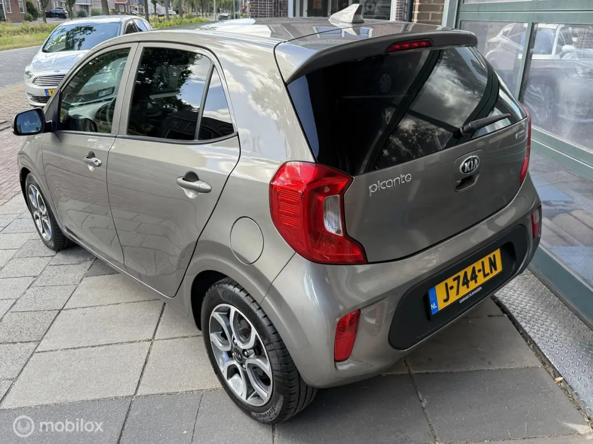 1.0 MPi | Cruise | Camera | 18dKm! | CarPlay |