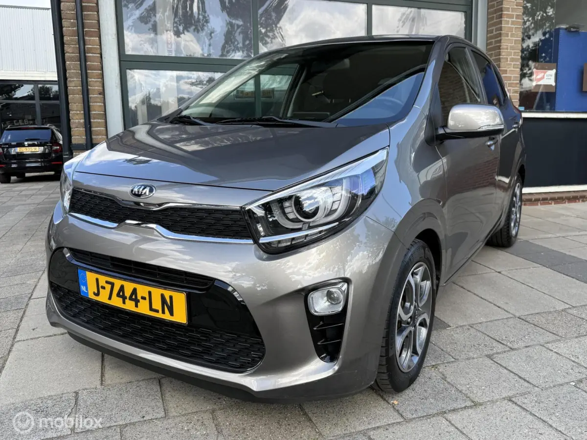1.0 MPi | Cruise | Camera | 18dKm! | CarPlay |